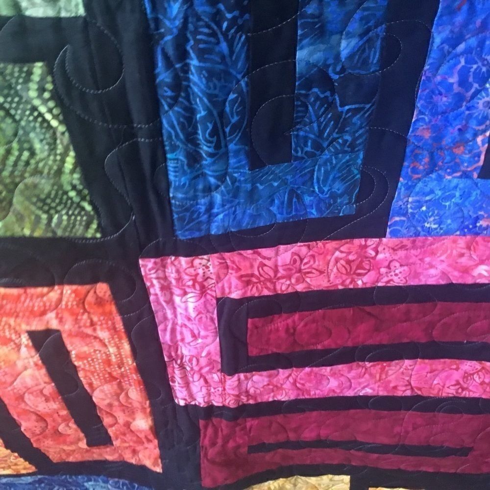 Handmade Quilt.   - Picture 9 of 13